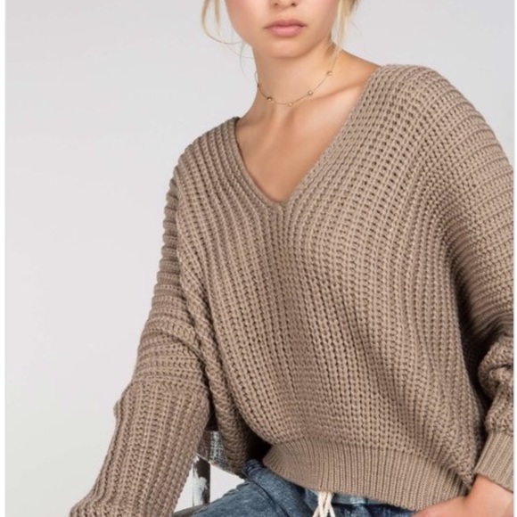 LAST 1️⃣ Cable Knit V Neck Dolman Sweater - Picture 2 of 4